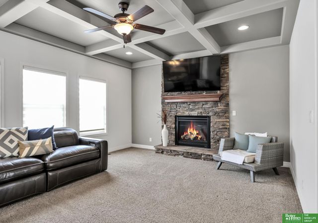 19758 Weir Street, Omaha, NE 68135