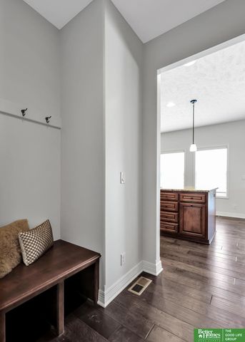 19758 Weir Street, Omaha, NE 68135