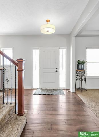 19758 Weir Street, Omaha, NE 68135