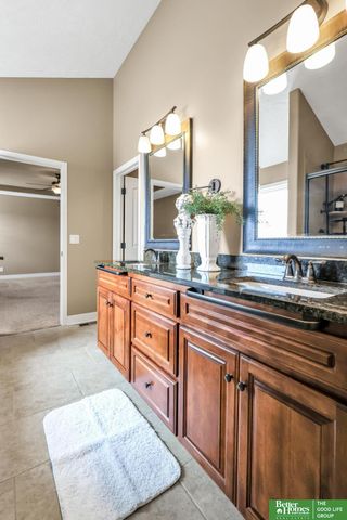 19758 Weir Street, Omaha, NE 68135