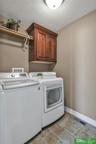 19758 Weir Street, Omaha, NE 68135