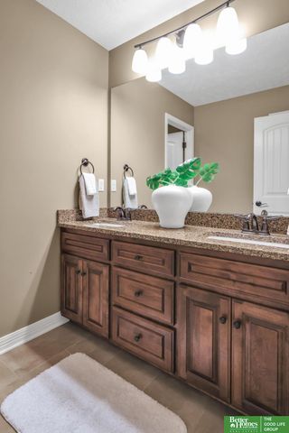 19758 Weir Street, Omaha, NE 68135