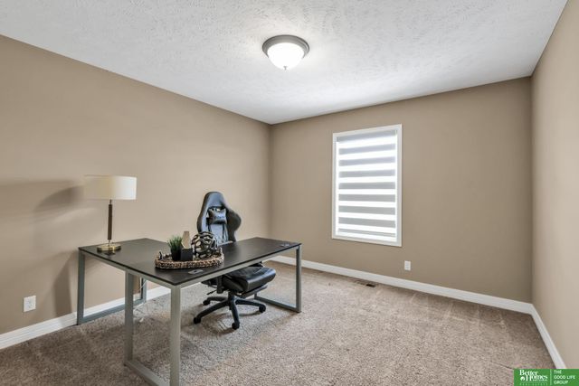 19758 Weir Street, Omaha, NE 68135