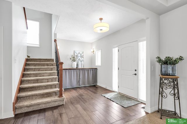 19758 Weir Street, Omaha, NE 68135