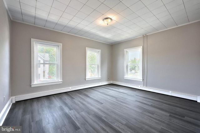 5 N 2ND ST, Mount Wolf, PA 17347