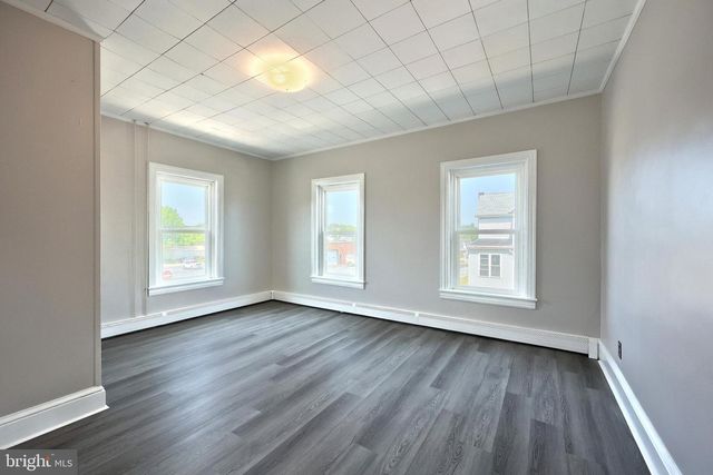 5 N 2ND ST, Mount Wolf, PA 17347