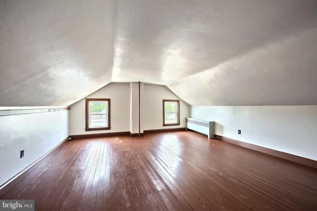 5 N 2ND ST, Mount Wolf, PA 17347