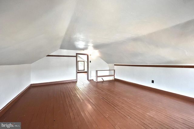 5 N 2ND ST, Mount Wolf, PA 17347