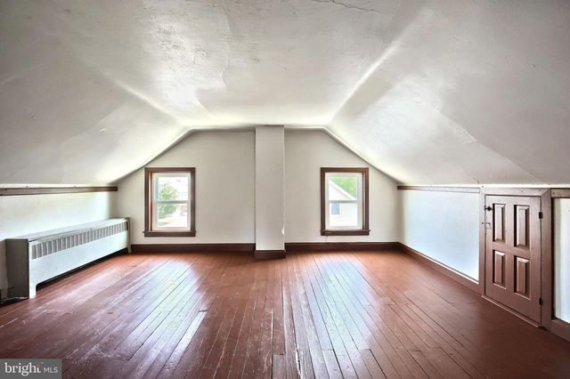 5 N 2ND ST, Mount Wolf, PA 17347