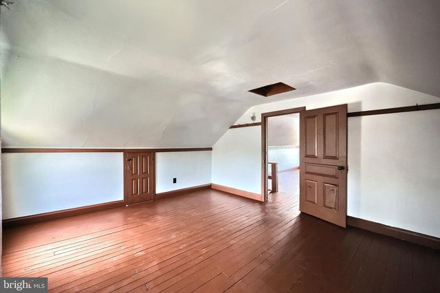 5 N 2ND ST, Mount Wolf, PA 17347