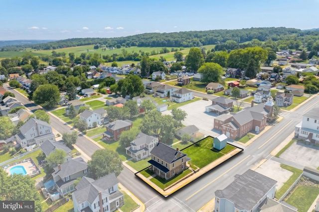 5 N 2ND ST, Mount Wolf, PA 17347
