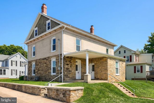 5 N 2ND ST, Mount Wolf, PA 17347