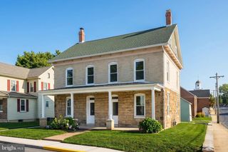 5 N 2ND ST, Mount Wolf, PA 17347