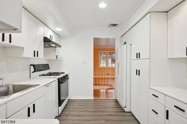 14 Mellon Ave, West Orange Twp., NJ 07052