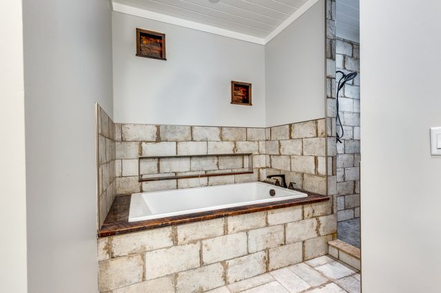 1095 Overlook Trl, Kingston Springs, TN 37082
