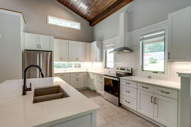 1095 Overlook Trl, Kingston Springs, TN 37082