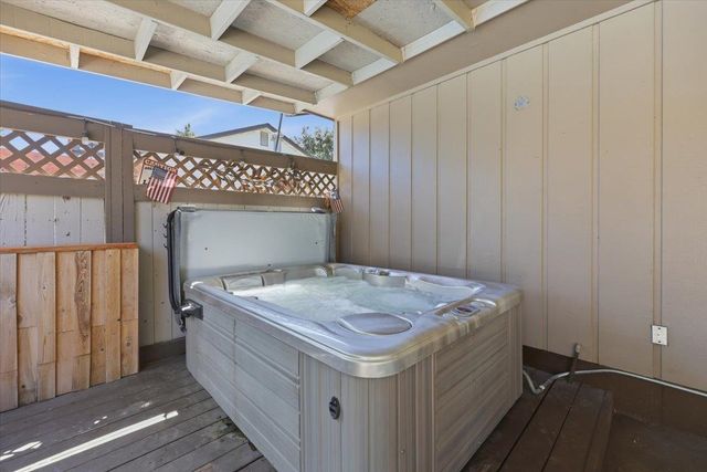 5721 S Moran Dr, Spokane, WA 99223