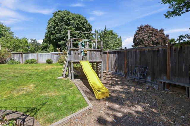 5721 S Moran Dr, Spokane, WA 99223
