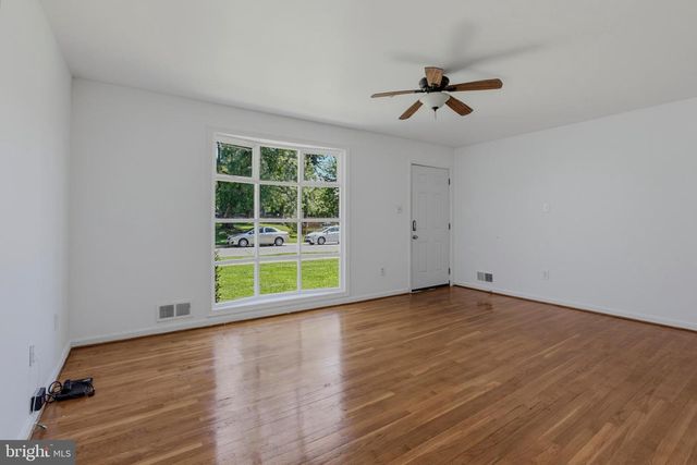 5115 BRENTFORD DR, Rockville, MD 20852