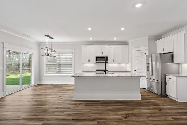 617 Silver Trace, White House, TN 37188