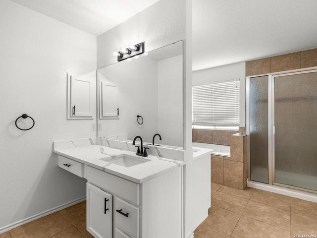 2606 ASHTON VILLAGE DR, San Antonio, TX 78248