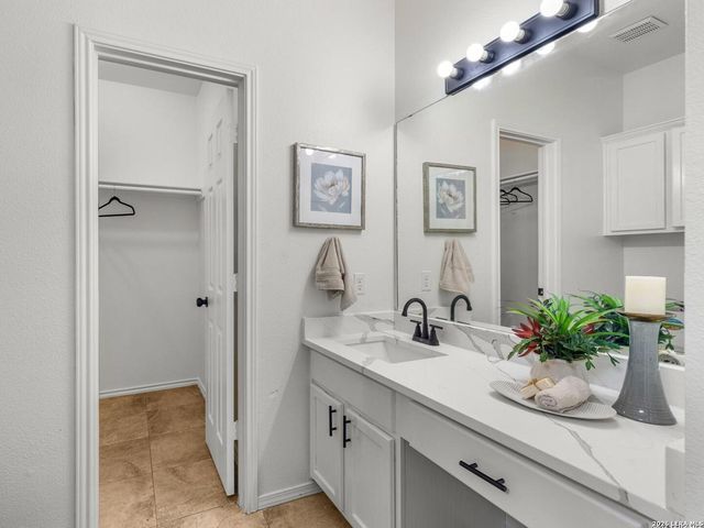 2606 ASHTON VILLAGE DR, San Antonio, TX 78248