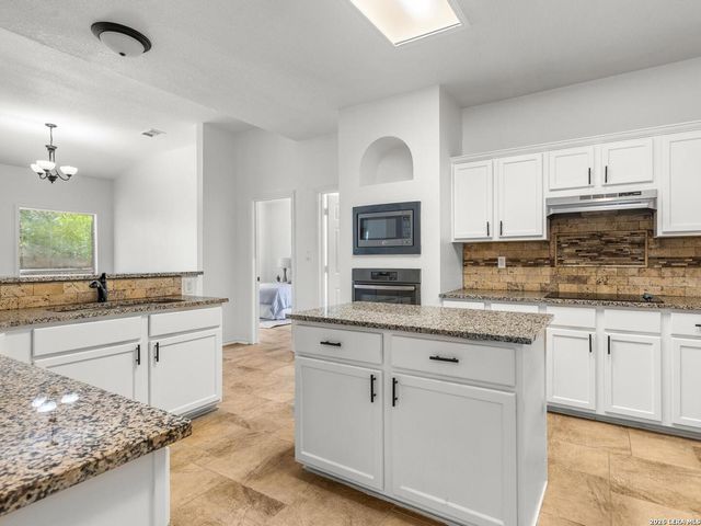 2606 ASHTON VILLAGE DR, San Antonio, TX 78248
