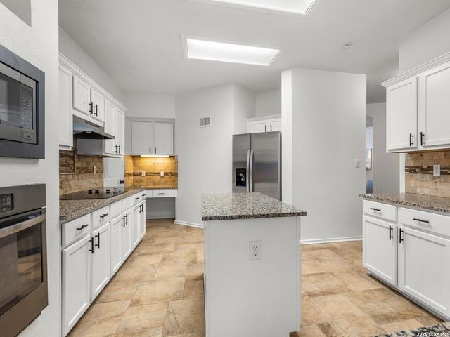 2606 ASHTON VILLAGE DR, San Antonio, TX 78248