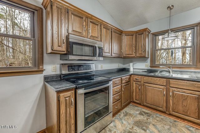 2201 Nantucket Road, Johnson City, TN 37604