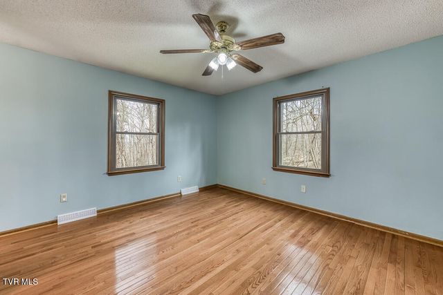 2201 Nantucket Road, Johnson City, TN 37604