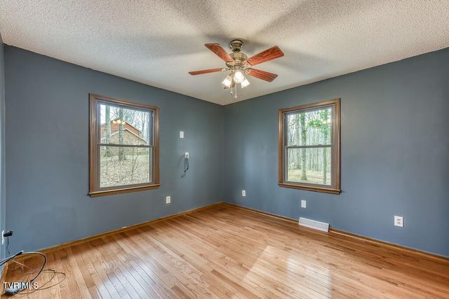 2201 Nantucket Road, Johnson City, TN 37604