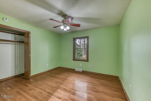 2201 Nantucket Road, Johnson City, TN 37604