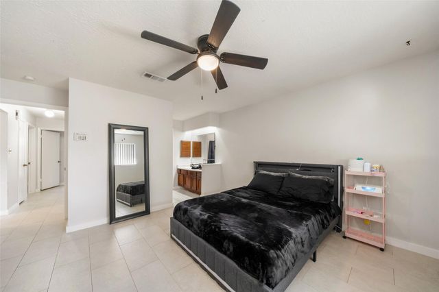 5850 Fallengate Drive, Spring, TX 77373