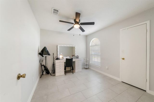 5850 Fallengate Drive, Spring, TX 77373