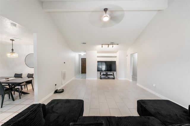 5850 Fallengate Drive, Spring, TX 77373