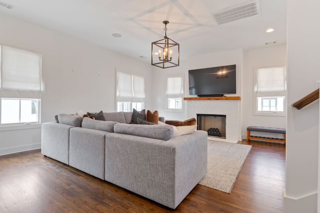 519 Chesterfield Ave Apt 2, Nashville, TN 37212