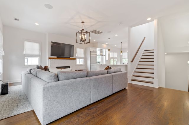 519 Chesterfield Ave Apt 2, Nashville, TN 37212