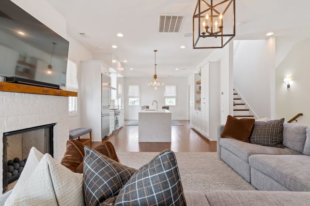 519 Chesterfield Ave Apt 2, Nashville, TN 37212