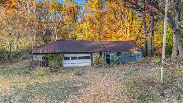 321 E Bertrand Road, Niles, MI 49120