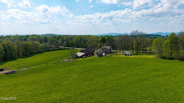 8422 State Route 40, Hartford, NY 12838