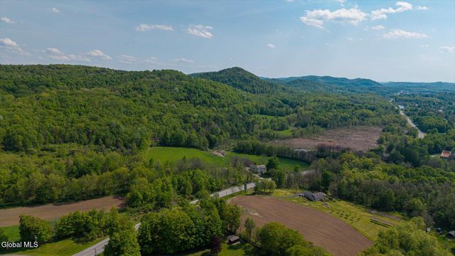 8422 State Route 40, Hartford, NY 12838