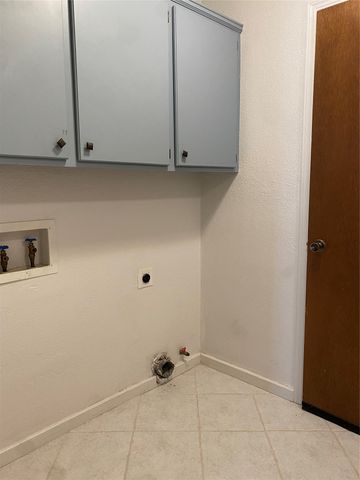 11022 S 85th East Avenue B, Bixby, OK 74133
