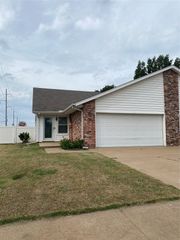 11022 S 85th East Avenue B, Bixby, OK 74133