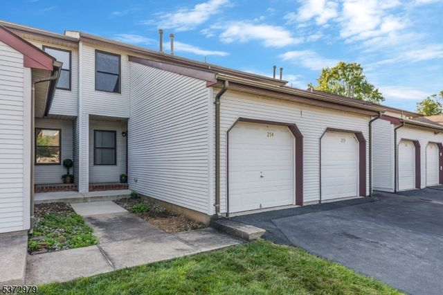 214 Spruce Ct, Raritan Twp., NJ 08822