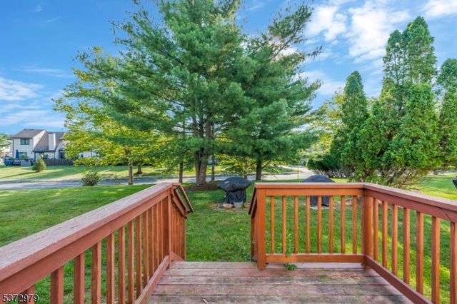 214 Spruce Ct, Raritan Twp., NJ 08822