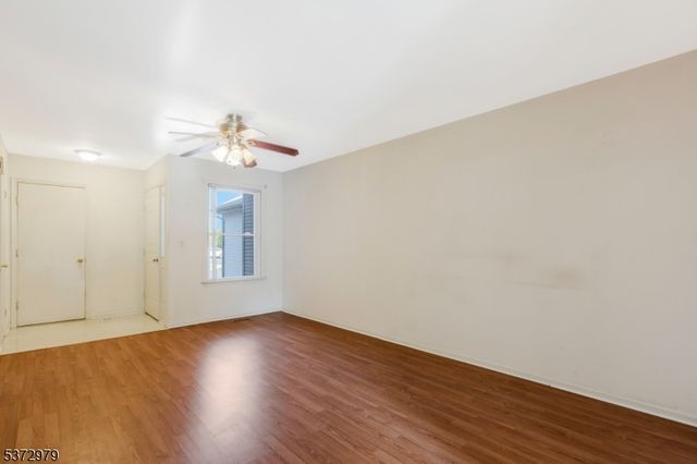 214 Spruce Ct, Raritan Twp., NJ 08822