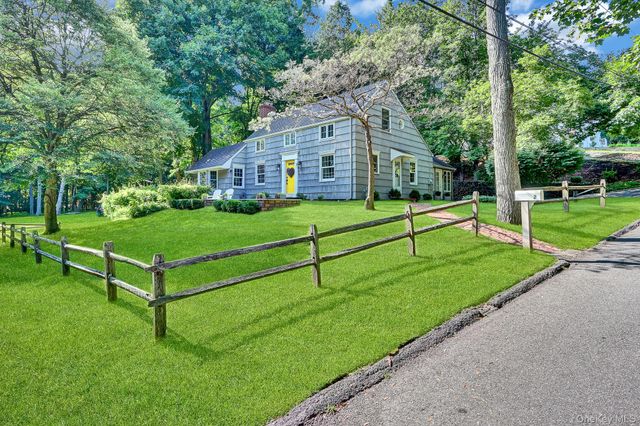 2 Dogwood Drive, Stony Brook, NY 11790