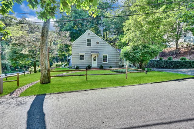 2 Dogwood Drive, Stony Brook, NY 11790