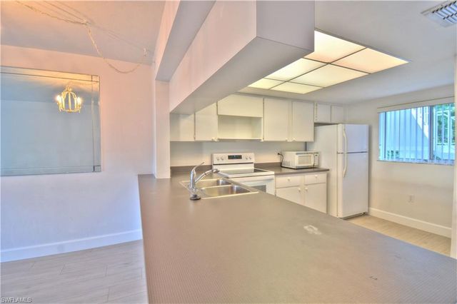 2330 Naples Trace Cir Unit 903, Naples, FL 34109