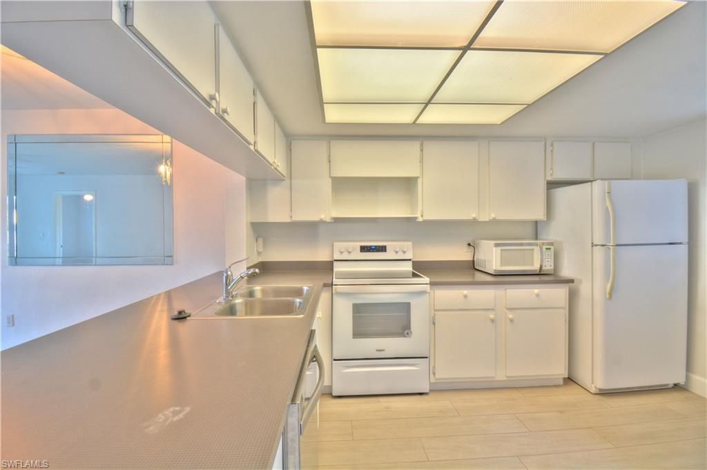 2330 Naples Trace Cir Unit 903, Naples, FL 34109